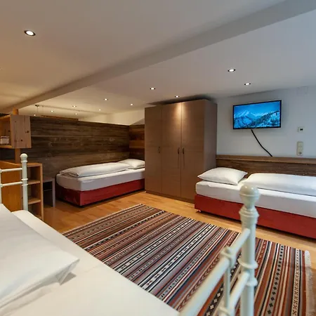 Otel Quality Hosts Arlberg - Bergheim